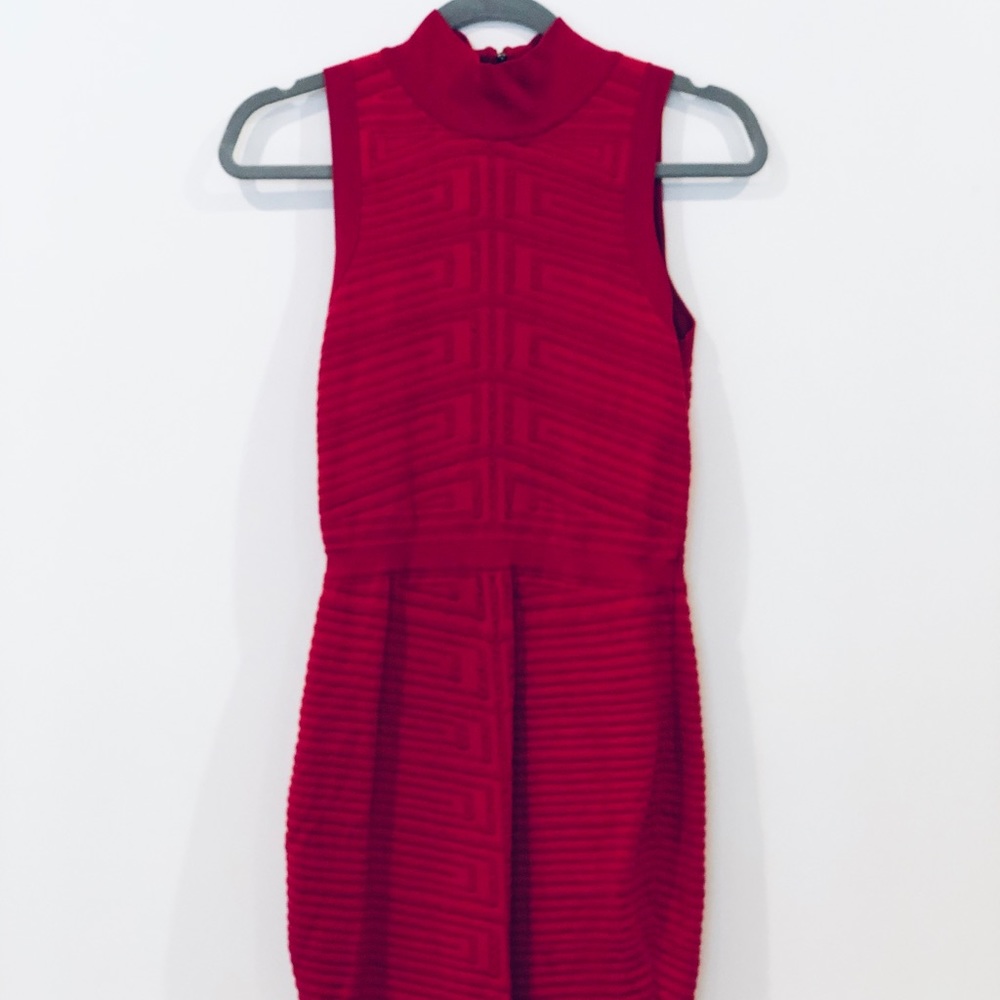 Parker - Dark pink bodycon dress with mock neck